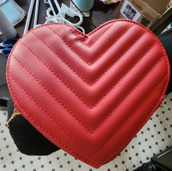 Shein Red Heart Purse - Picture 2 of 5